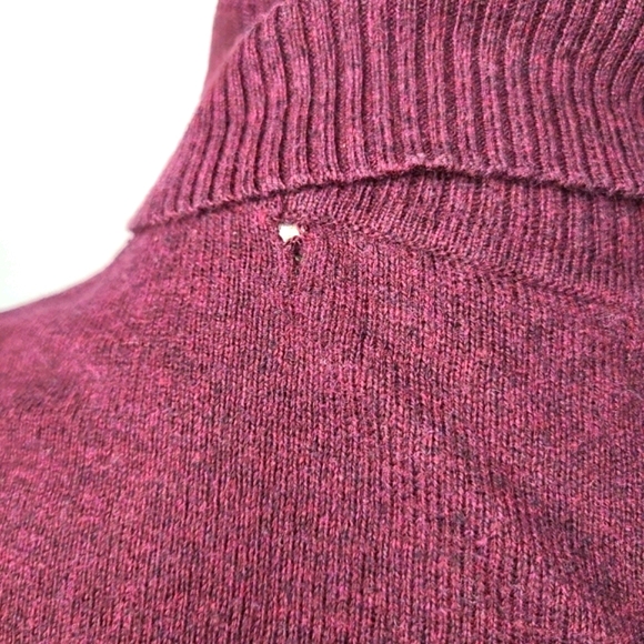 Eddie Bauer maroon turtle neck - Picture 8 of 10